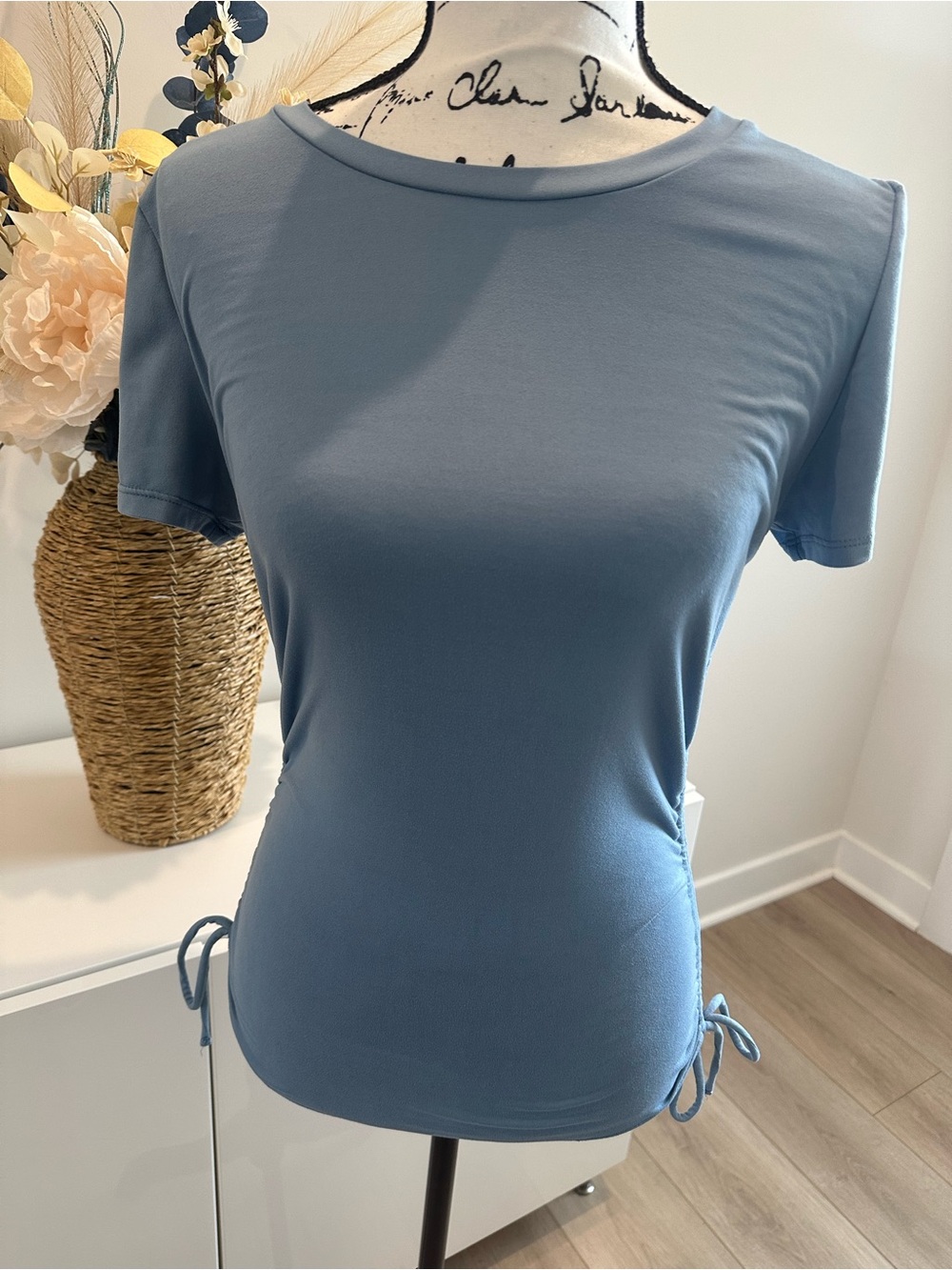 Women’s Short Sleeve Ruched Side T-Shirt in Dusty Blue Fits like a small.